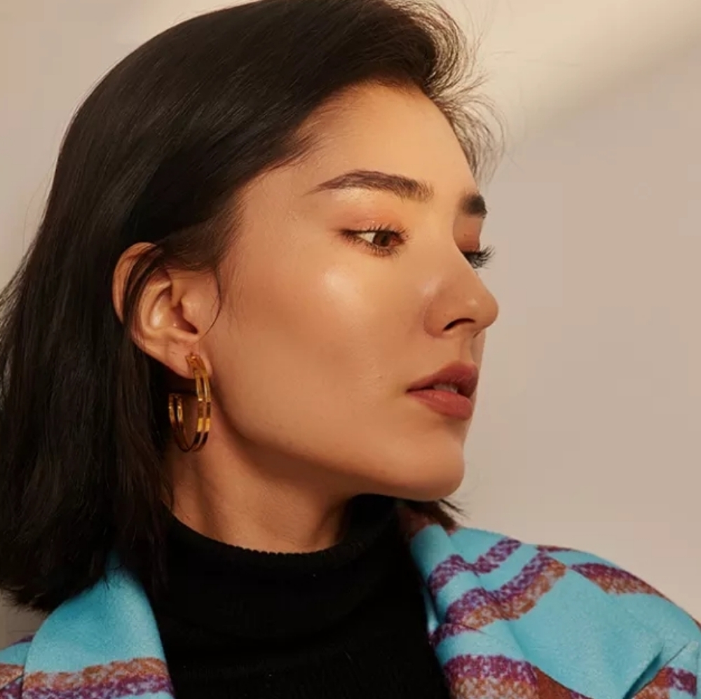 Stylish Round Hoop Earrings - Picture 5 of 5